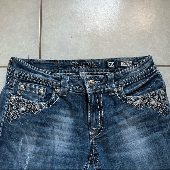 Miss Me CUFFED CAPRI size 29 - Picture 9 of 11